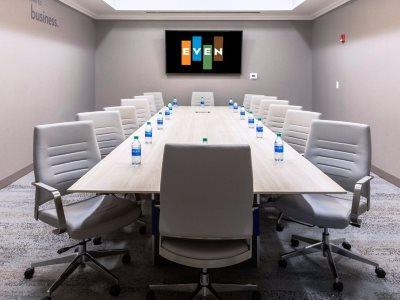 Even Chicago - - Convention Center By Ihg